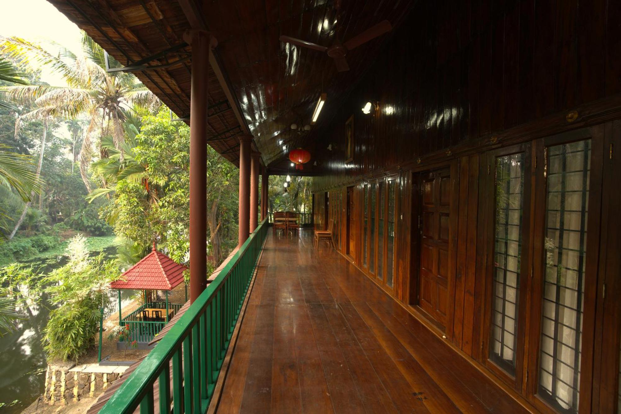 Garggi Backwater Retreat Hotel Kottayam Exterior photo
